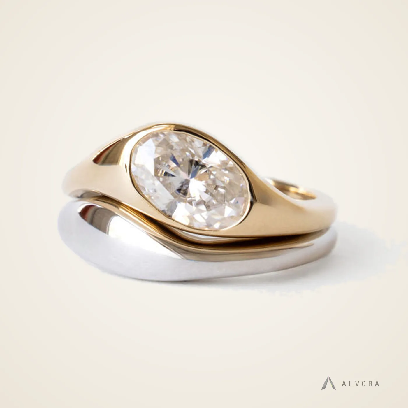 Aurel Oval East-West, oval east-west lab-grown diamond engagement ring